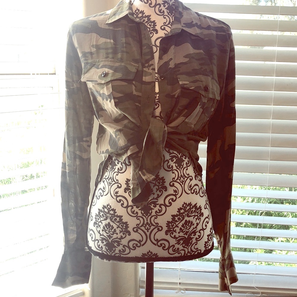 Rue 21 Embroidered Camo Button Down Shirt - Picture 2 of 7